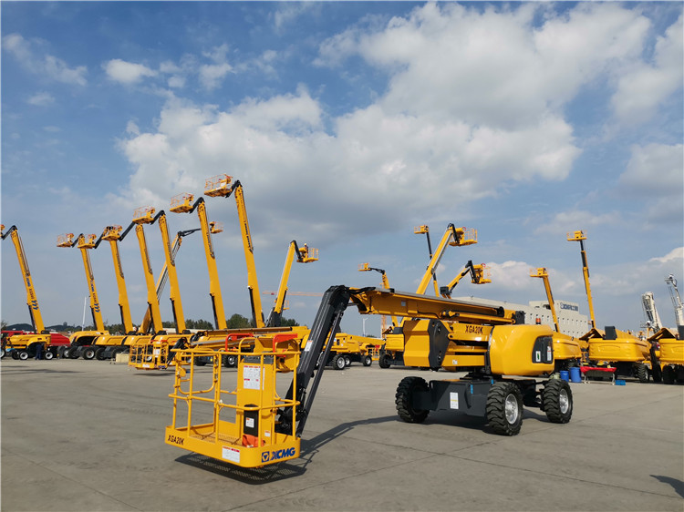 XCMG official 20m hydraulic articulated aerial towable boom lift XGA20K price